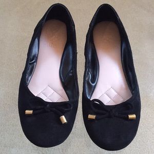 Vince Camuto Black suede flats